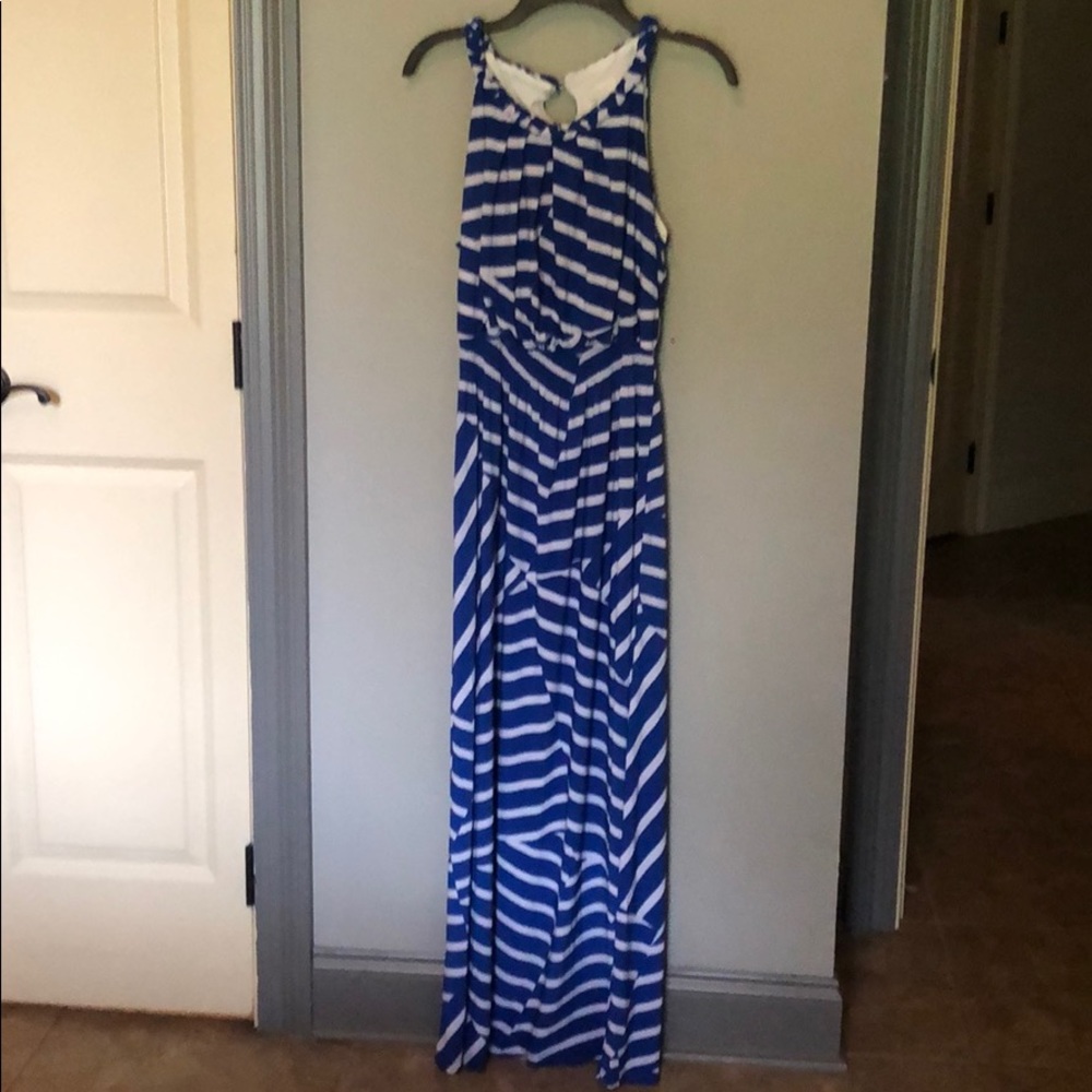 Sleeveless dress